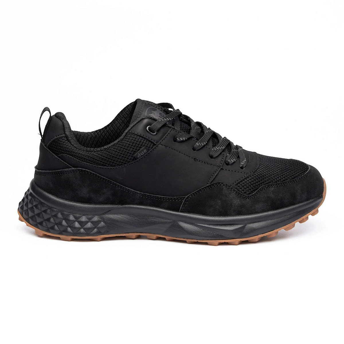 Zapatillas Due Shoes Dolomiti II negras con malla transpirable, suela flexible y diseño ergonómico de gran soporte.