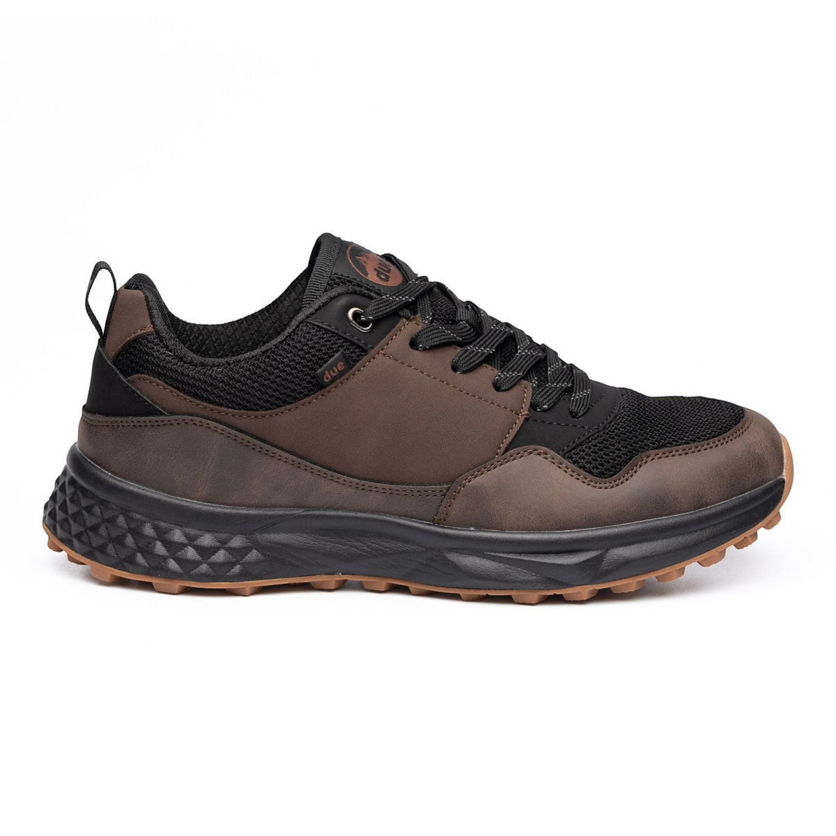 Zapatillas Due Shoes Dolomiti II en color marrón y negro con malla transpirable y suela de alta amortiguación